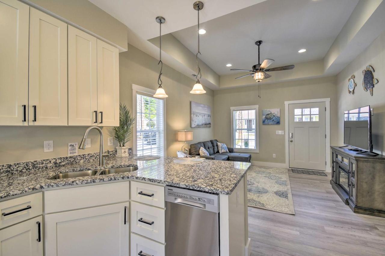 Ocean Isle Beach Home With Shared Lanai And Grill Exterior photo