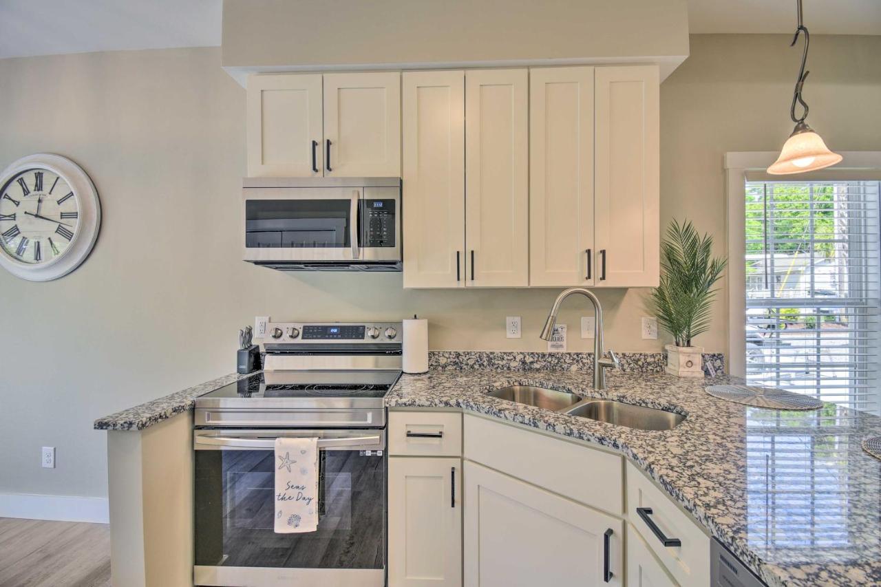 Ocean Isle Beach Home With Shared Lanai And Grill Exterior photo